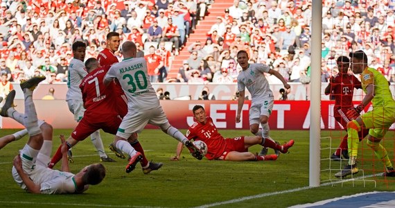 Piłkarze Bayernu Monachium, w składzie z Robertem Lewandowskim, ale bez Manuela Neuera i Matsa Hummelsa, pokonali u siebie Werder Brema 1:0 w sobotnim meczu 30. kolejki niemieckiej ekstraklasy. Mistrz Niemiec nie przegrał z tym rywalem w lidze od ponad 10 lat.