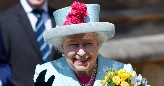 Najdłużej panująca w historii brytyjska królowa Elżbieta II skończyła w niedzielę 93 lata, świętując w wąskim, rodzinnym gronie na zamku w Windsorze. Zgodnie z sięgającą pierwszej połowy XVIII wieku tradycją oficjalne obchody zaplanowane są na połowę czerwca.