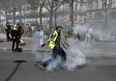 Demonstranci w Paryżu krzyczeli do policjantów „Zabijcie się!”. Jest śledztwo