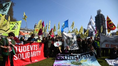 Policja zatrzymała 963 uczestników protestów klimatycznych