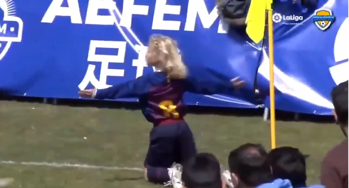 Michał Żuk kolejny raz sprawił dużo radości kibicom Barcelony. Młodziutki Polak strzelił wyrównującą bramkę w meczu z Realem Madryt – podaje Onet.