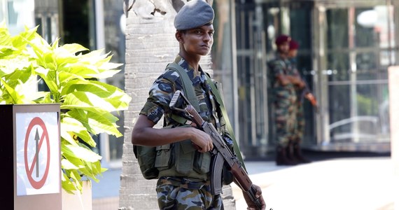 Na Sri Lance doszło do kolejnej eksplozji. Wybuchła bomba, którą przed kościołem w Kolombo rozbrajali saperzy. Na szczęście nikomu nic się nie stało. Ładunki były w tym samym miejscu, w którym wczoraj przeprowadzono jeden z ataków.