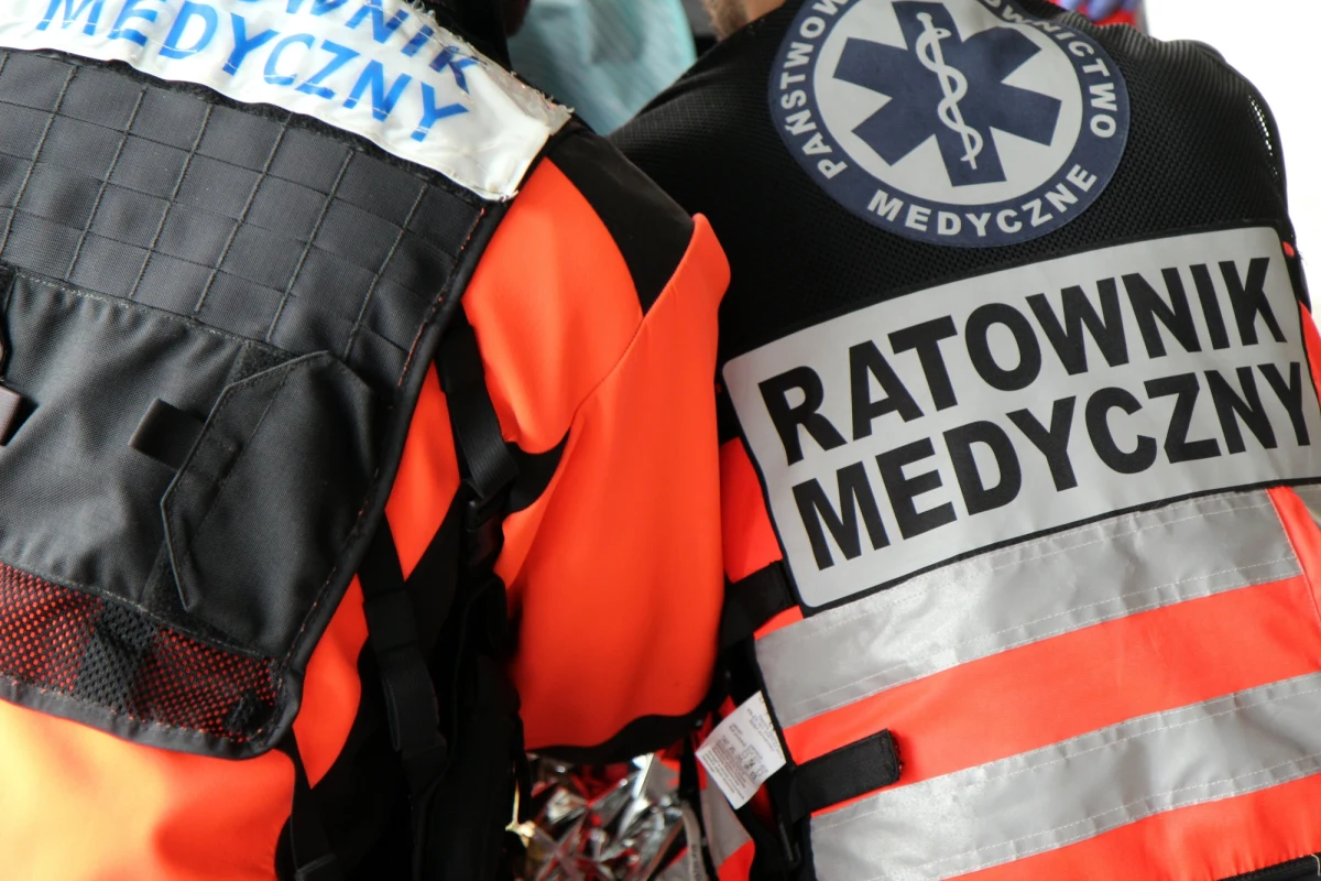 "Siedem osób zostało rannych w wypadku na drodze krajowej nr 78 w Moskorzewie (Świętokrzyskie), gdzie we wtorek doszło do zderzenia dwóch aut osobowych. Trasa jest zablokowana" – poinformowała oficer prasowy Komendy Powiatowej Policji we Włoszczowie Monika Jałocha. Do niebezpiecznego zdarzenia doszło też w Jacentowie, gdzie rannych zostało sześć osób.