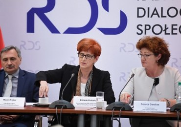 Okrągły stół w sprawie edukacji. Związkowcy nazywają go "igrzyskami"