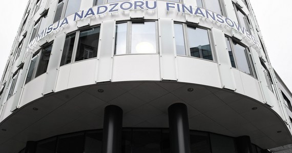 Komisja Nadzoru Finansowego zezwoliła na wydawanie pieniądza elektronicznego oraz świadczenie usług płatniczych przez spółkę Billon Solutions z siedzibą w Warszawie. Jest ona pierwszym podmiotem, który uzyskał w Polsce taką licencję.