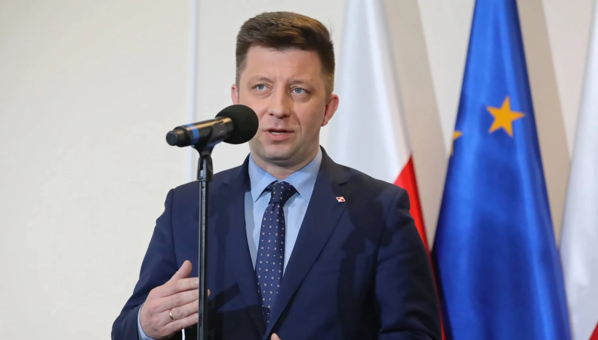 Będzie pilna nowelizacja prawa oświatowego - zapowiada szef kancelarii premiera Michał Dworczyk. Ma umożliwić przystąpienie do egzaminu dojrzałości wszystkim maturzystom, mimo możliwych problemów z klasyfikacją uczniów spowodowanych trwającym strajkiem nauczycieli.