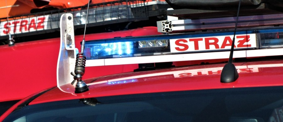 Strażakom udało się opanować pożar hotelu w miejscowości Bieniasze niedaleko Ostródy w warmińsko-mazurskiem. Na miejscu jest 20 zastępów straży pożarnej.