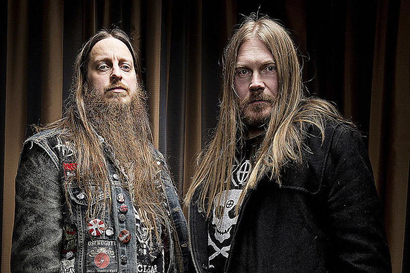 Ikoniczny dla black metalu duet Darkthrone z Norwegii podzielił się z fanami kompozycją z nowej płyty. 