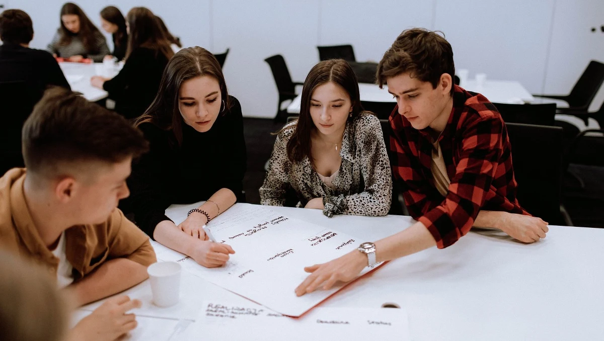 Wielki Finał tegorocznej edycji "Zwolnionych z Teorii" za nami. W Centrum Targowo-Kongresowym Gloabl EXPO w Warszawie poznaliśmy wszystkich laureatów i finalistów. Wręczono nagrody najlepsze projekty społeczne w Polsce w poszczególnych formatach i kategoriach.