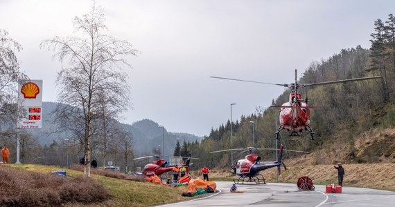 Norwescy strażacy walczą z gigantycznymi pożarami lasów. Ogień pojawił się w 6 tys. miejsc. Z powodu zagrożenia ewakuowano ponad setkę domostw. 