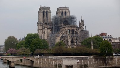 Dlaczego pracownicy Notre Dame zignorowali pierwszy alarm przeciwpożarowy?