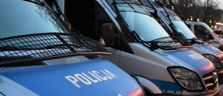 Policja znalazła w Suwałkach zwłoki zakopanego noworodka, którego urodziła 14-letnia mieszkanka miasta. Prokuratura Rejonowa w Suwałkach wszczęła śledztwo w tej sprawie.
