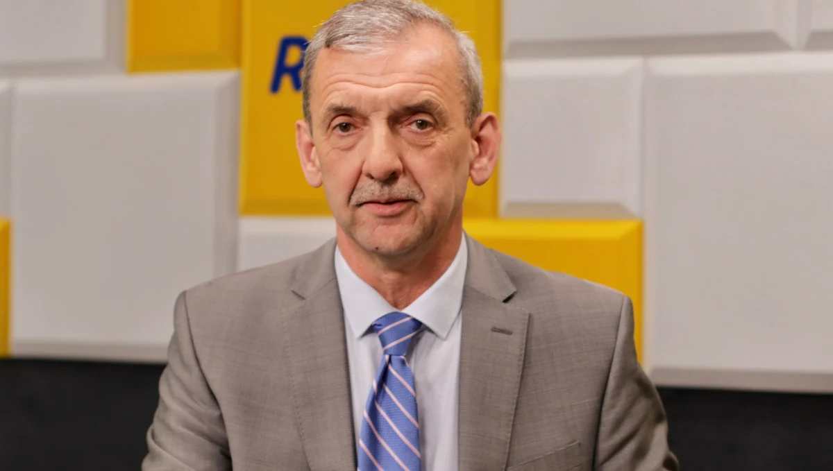 „Przy obecnej postawie rządu, przy tym, co dzieje się w Sejmie, (...) w kontekście tego, co działo się przez ostatnie trzy tygodnie, to moim zdaniem, to była jedyna racjonalna decyzja jaką podjęło prezydium zarządu głównego, bo to niestety nie jest jednoosobowa decyzja prezesa” - mówi w Popołudniowej rozmowie w RMF FM prezes Związku Nauczycielstwa Polskiego Sławomir Broniarz. „Nie ma dzisiaj w kraju nikogo, kto by powiedział, że nauczyciele nie zasługują na wyższe wynagrodzenia” - uważa prezes ZNP.