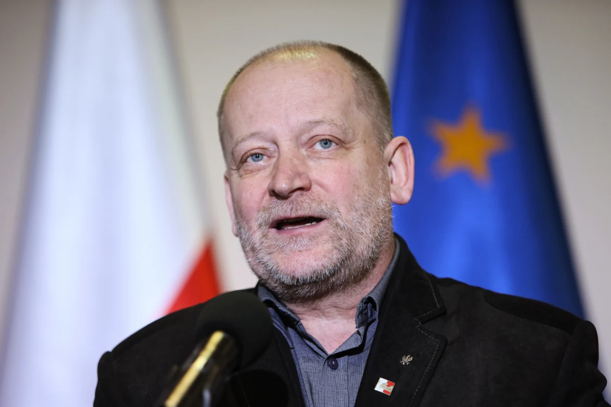 Prezydium Zarządu Krajowego Wolnego Związku Zawodowego "Solidarność-Oświata" podjęło w czwartek wieczorem decyzję o zawieszeniu strajku nauczycieli od soboty 27 kwietnia. "Nie chcemy rozbijać jedności związków" - powiedział przewodniczący WZZ Sławomir Wittkowicz.