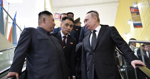 Pokój i bezpieczeństwo na Półwyspie Koreańskim będą zależały całkowicie od postawy Stanów Zjednoczonych - przyznał, jak donosi oficjalna północnokoreańska agencja prasowa KCNA, przywódca Korei Północnej Kim Dzong Un podczas swego spotkania z prezydentem Rosji Władimirem Putinem.