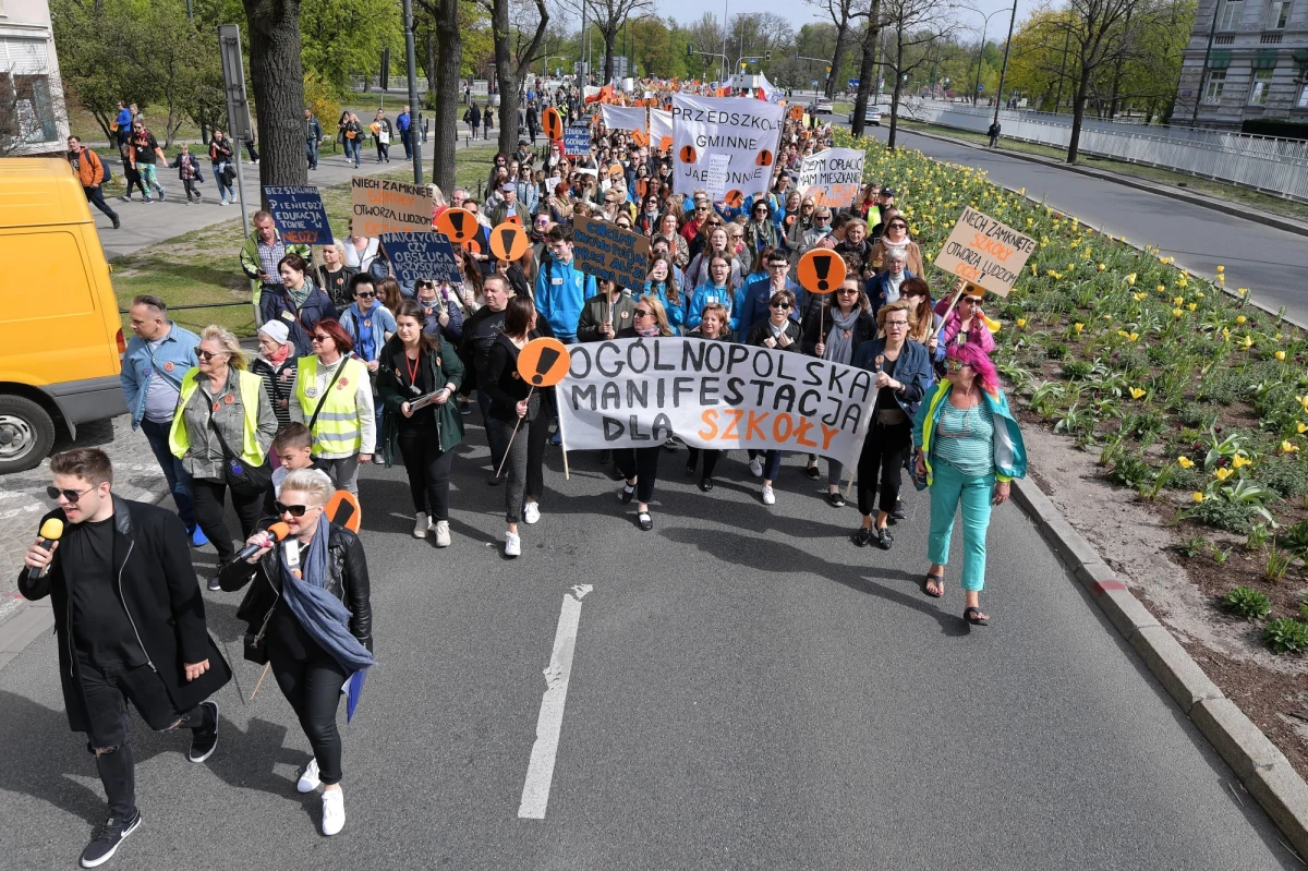 W ciągu 3 miesięcy warszawscy nauczyciele dostaną wyrównanie za czas strajku - zapowiedział prezydent stolicy Rafał Trzaskowski w rozmowie z dziennikarzem RMF FM.

