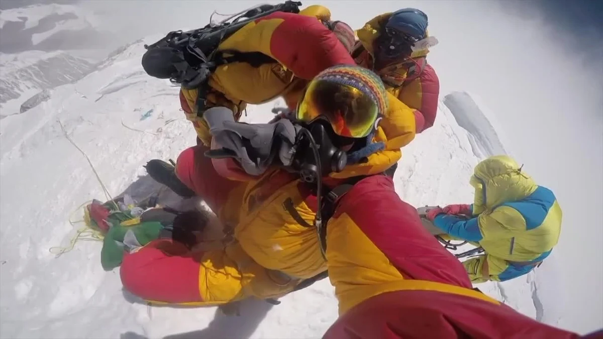Malezyjski himalaista zaginął podczas schodzenia ze szczytu Annapurny. Wiu Kin Chin należał do grupy prowadzonej przez francuskiego wspinacza Barobiana Michela Christiana. 49-latek stanął na szczycie 8091-metrowej góry we wtorek o godzinie 16:10. Jego koledzy zeszli do bazy, ale nie było wśród nich Wiu Kin China.