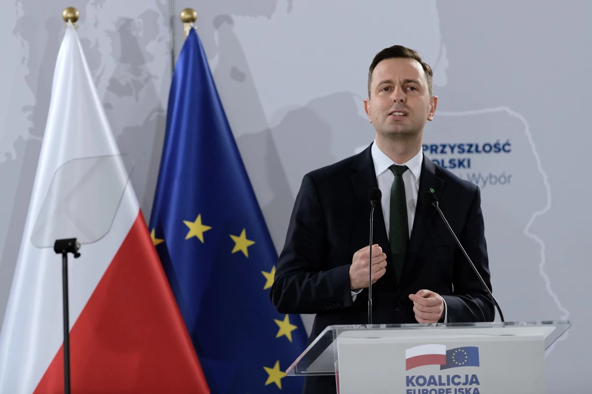 "Politycy PiS często mówią, że są silni, zwarci i gotowi; są silni w gębie, zwarci przy żłobie i gotowi do ucieczki, do ucieczki przed problemami Polaków" - mówił podczas sobotniej konwencji Koalicji Europejskiej w Poznaniu lider PSL Władysław Kosiniak-Kamysz.

