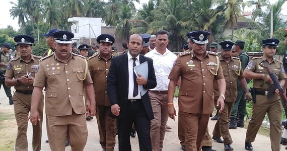 Prezydent Sri Lanki Maithripala Sirisena zdelegalizował w sobotę dwa islamistyczne ugrupowania.Podejrzewa, że to one stały za niedawnymi zamachami bombowymi na kościoły i hotele. W zamachach tych zginęło w Niedzielę Wielkanocną ponad 250 ludzi.