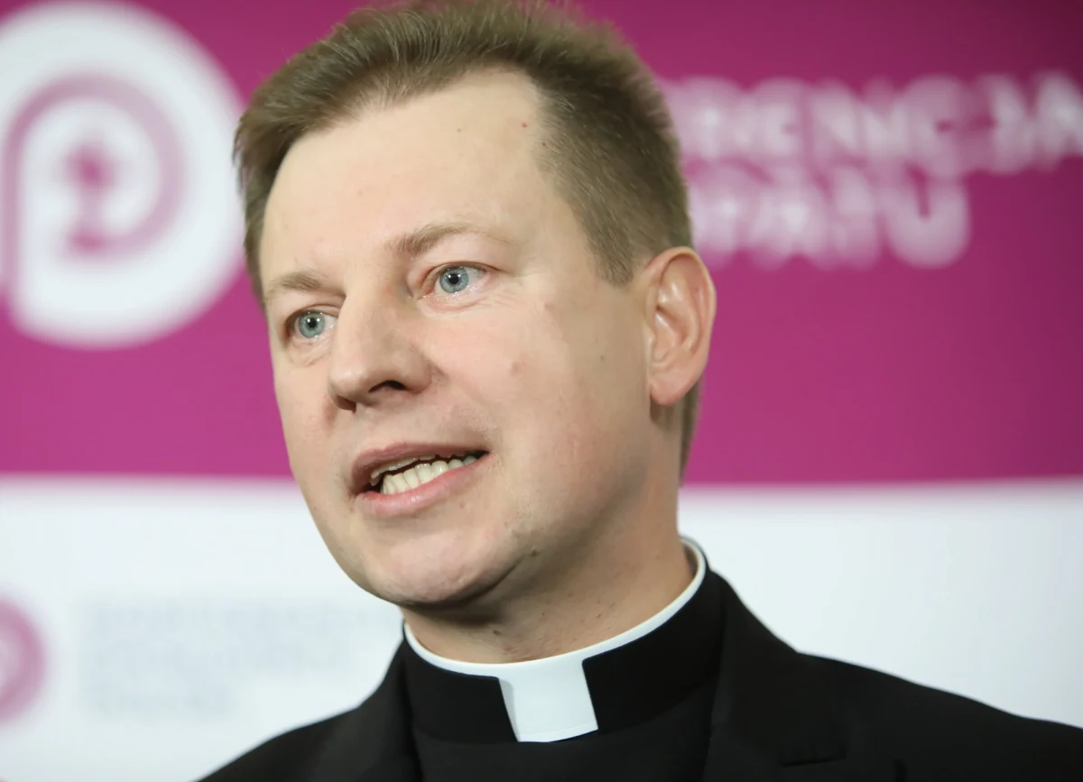 "Ogromny ból spowodowała profanacja obrazu Matki Bożej Częstochowskiej, która miała miejsce w Płocku w nocy z 26 na 27 kwietnia. Ta profanacja napełnia bólem i niepokojem Polki i Polaków, dla których Jasnogórska Ikona jest świętością" – czytamy w komunikacie rzecznika KEP ks. Pawła Rytel-Andrianika.