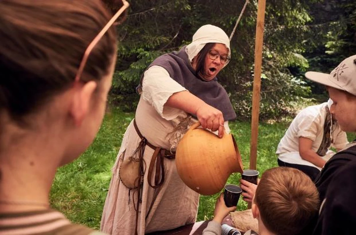 To będzie najsmaczniejsza Majówka w historii Dolnego Śląska! Już po raz drugi odbędzie się w Zamku Czocha, bajkowej budowli nad Jeziorem Leśniańskim, Festiwal Kuchni Historycznej i Produktów Regionalnych Twierdze Smaków. 