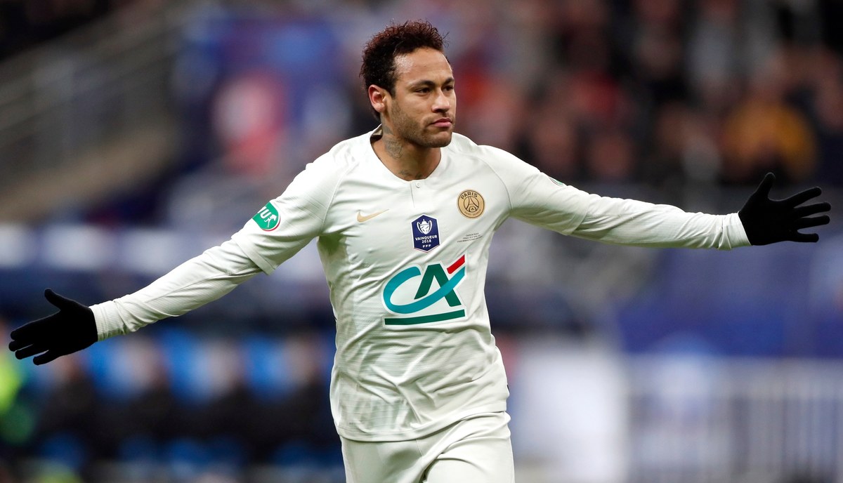 Po przegranym finale Pucharu Francji piłkarze PSG byli mocno rozczarowani. Upust swoim emocjom dał Neymar, który uderzył jednego z kibiców znajdujących się na stadionie– podał Onet.