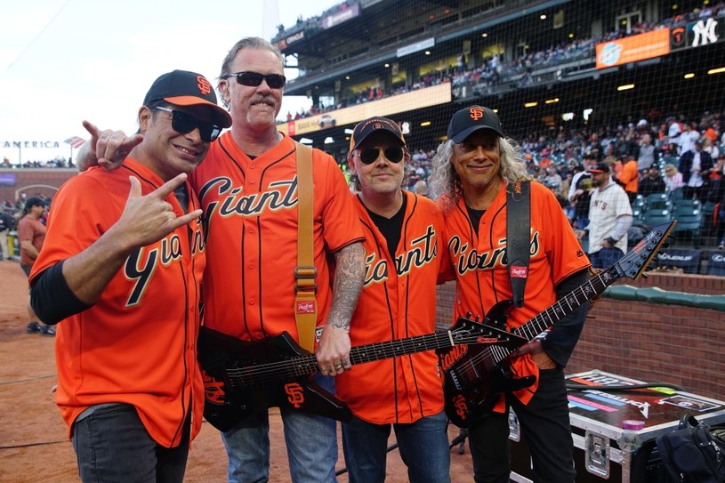 Po raz siódmy na stadionie San Francisco Giants odbyła się "Metallica Night", podczas której James Hetfield i Kirk Hammett z grupy Metallica wykonali na gitarach "The Star-Spangled Banner", czyli hymn USA.