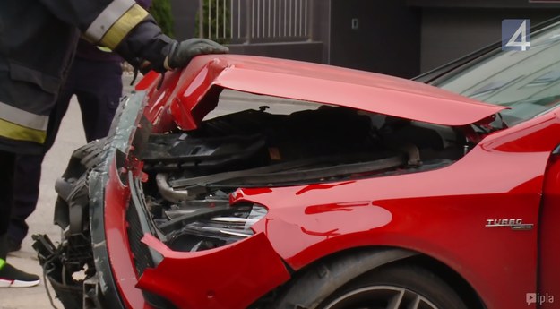 Nowe odcinki najpopularniejszego polskiego programu o funkcjonariuszach Wydziału Ruchu Drogowego, pokazujący codzienną pracę patroli policyjnych w różnych miastach Polski. Uchwycone w nim zdarzenia i zachowania kierowców pokazują, co może spotkać każdego z nas, pozwalają zobaczyć z innej perspektywy niebezpieczne sytuacje na drogach i dają szansę uczenia się na błędach innych. Oprócz wypadków, karamboli i efektownych akcji policjantów, w programie widzimy wiele różnorodnych sytuacji – zabawnych i smutnych, typowych i zaskakujących, kuriozalnych i pouczających. Scenariusz pisze samo życie i kierowcy poruszający się po naszych drogach. 