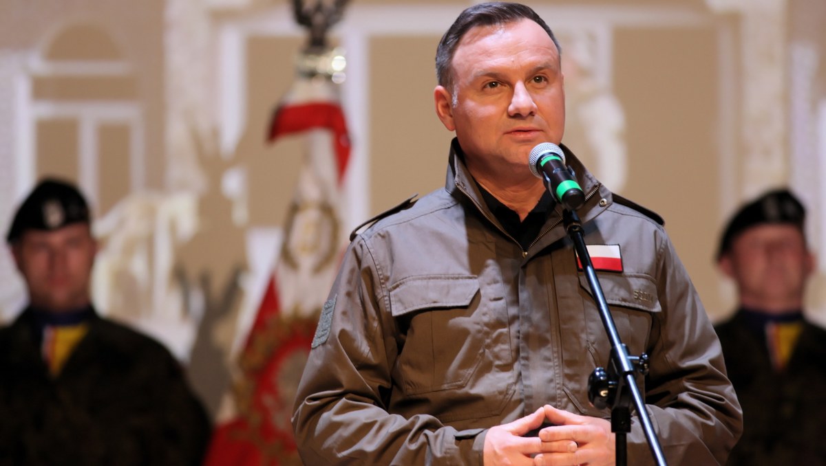 Prezydent Andrzej Duda mianował czterech oficerów Wojska Polskiego na pierwszy stopień generalski - poinformowało we wtorek Biuro Bezpieczeństwa Narodowego. Akty mianowania zostaną wręczone przez prezydenta w czwartek, 2 maja, podczas obchodów Dnia Flagi.