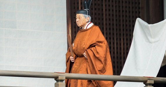 Cesarz Japonii Akihito ogłosił we wtorek formalnie swoją abdykację w czasie ceremonii w pałacu cesarskim w Tokio. W ostatnim przemówieniu podziękował Japończykom za wsparcie, jakiego udzielali mu w czasie ponad 30-letniego panowania.