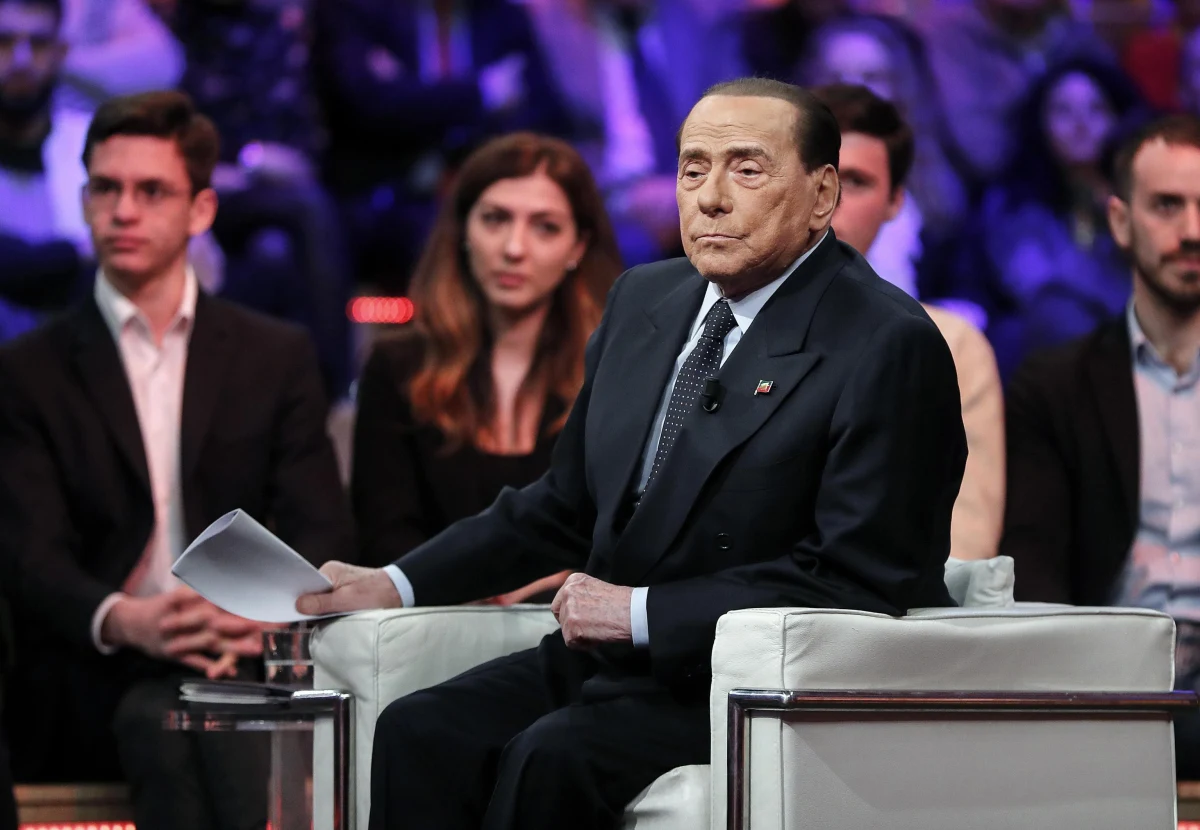 Były premier Włoch i lider Forza Italia Silvio Berlusconi udał się we wtorek do szpitala w Mediolanie z powodu ostrego ataku kolki nerkowej - podały źródła w jego partii. Po południu 82- letni polityk ma zaprezentować kandydatów partii w wyborach europejskich.