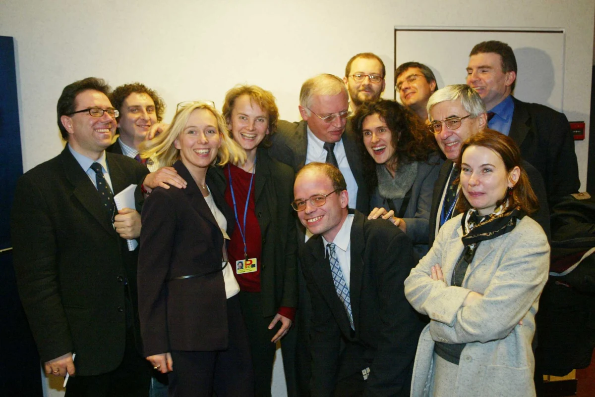 "Wszyscy wybuchnęli gromkim śmiechem. Cała sala. A ja nie wiedziałam, o co chodzi. Dlaczego to takie śmieszne? Przecież to taka ważna sprawa, trzeba przyjąć Polskę do UE" - tak w wywiadzie dla natemat.pl nasza korespondentka z Brukseli wspomina reakcje unijnych urzędników, gdy po raz pierwszy zapytała o to, kiedy Polska wstąpi do UE.  Razem z Katarzyną Szymańską-Borginion wspominamy polską drogę do Wspólnoty. 