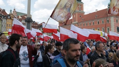 "Precz z Unią Europejską". Marsz Suwerenności w Warszawie