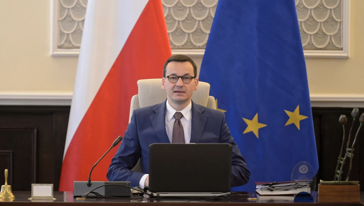 Apeluję do wszystkich sił politycznych: spierajmy się, bo taka jest istota demokracji, ale nie podważajmy naszej pozycji w Europie; nie podważajmy polskiej racji stanu, naszego prawa do wolności i solidarności - mówił w telewizyjnym orędziu premier Mateusz Morawiecki.