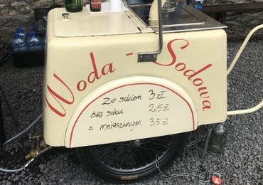 Bar rodem z PRL-u przy średniowiecznym Zamku Czocha