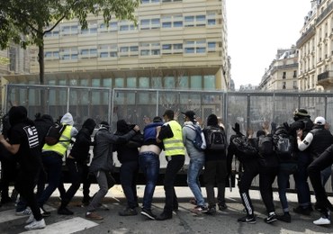Francuskie media: Rząd kłamie, "żółte kamizelki" nie okradły szpitala