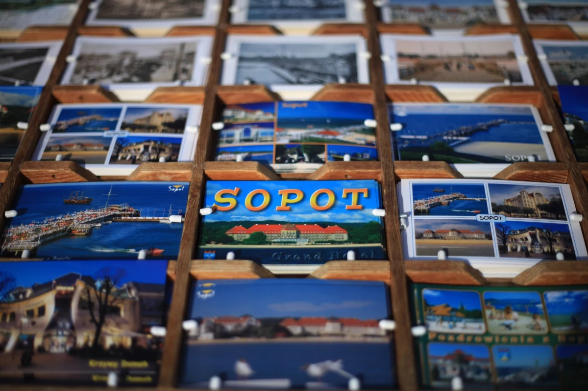 Chiński operator pocztowy China Post zapowiedział wydanie serii pocztówek przedstawiających unikatowe atrakcje turystyczne w Polsce. To efekt memorandum podpisanego pomiędzy China Post a Polską Izbą Turystyki.