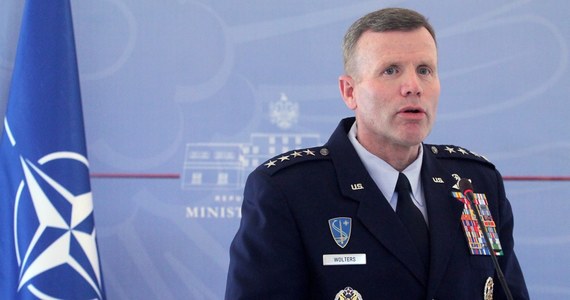 Generał amerykańskich sił powietrznych Tod Wolters został  zaprzysiężony jako dowódca wojsk USA i NATO w Europie. Zastąpił na tym stanowisku generała Curtisa M. Scaparrottiego. Uroczystość zaprzysiężenia odbyła się w kwaterze głównej NATO w Mons.