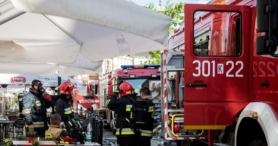 Dziś 4 maja. To Międzynarodowy Dzień Strażaka. Z tej okazji o 11.00 na placu Piłsudskiego w Warszawie odbędą się centralne obchody tego święta. W ich trakcie zaplanowano promocję oficerów Państwowej Straży Pożarnej. Nominacje na stopień młodszego kapitana otrzyma dziś rekordowa liczba czterystu osób. 