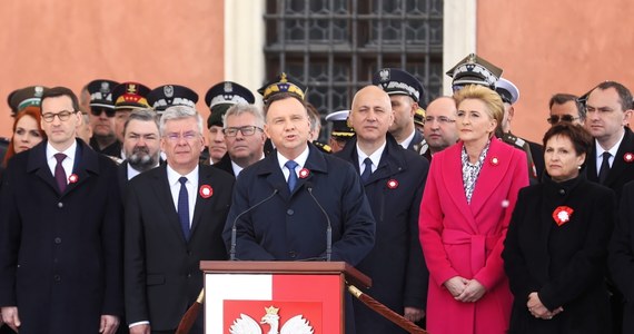 Kolejna konstytucyjna inicjatywa prezydenta pozostanie martwa? Nie ma chętnych do poparcia pomysłu Andrzeja Dudy, by obecność Polski w NATO i Unii Europejskiej wpisać do konstytucji. Taki plan zaproponował prezydent podczas Święta Konstytucji 3 Maja. 