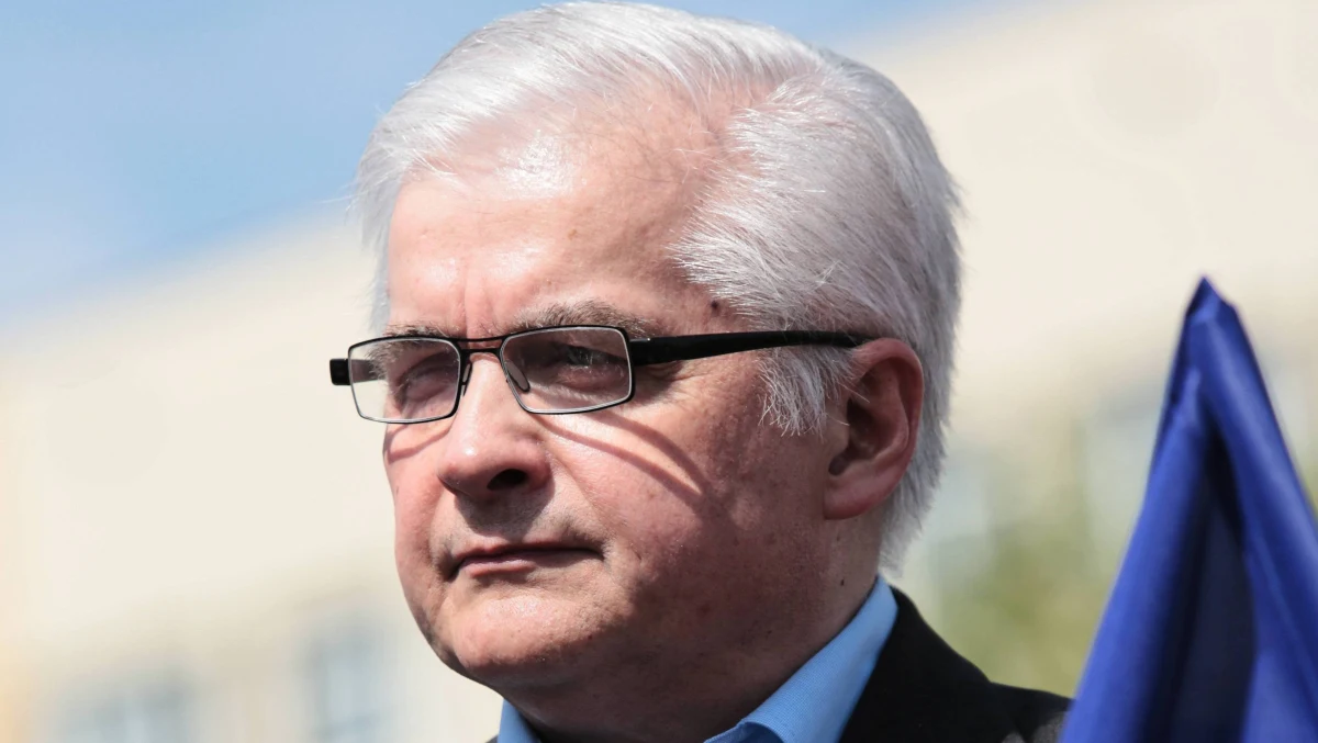 Były premier Włodzimierz Cimoszewicz potrącił samochodem 70-letnią rowerzystkę na przejściu dla pieszych w Hajnówce. Kobieta z urazem nogi trafiła do szpitala.