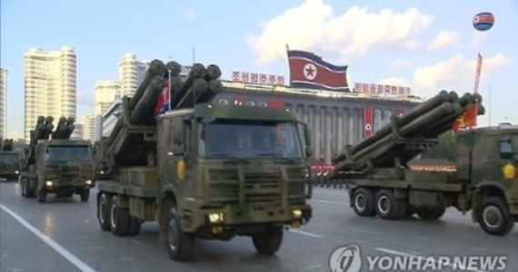 Armia Korei Północnej przeprowadziła ćwiczenia, w trakcie których przetestowane zostały wyrzutnie rakiet dalekiego zasięgu - poinformowała oficjalna północnokoreańska agencja KCNA. Ćwiczenia obserwował Kim Dzong Un.
