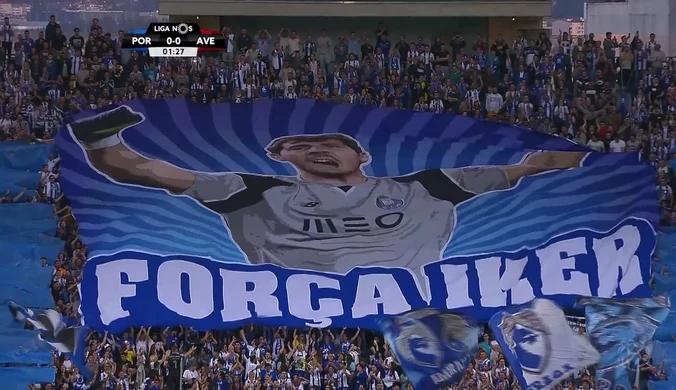 Wsparcie od FC Porto dla Ikera Casillasa. Oprawa, flagi i specjalne koszulki. Wideo