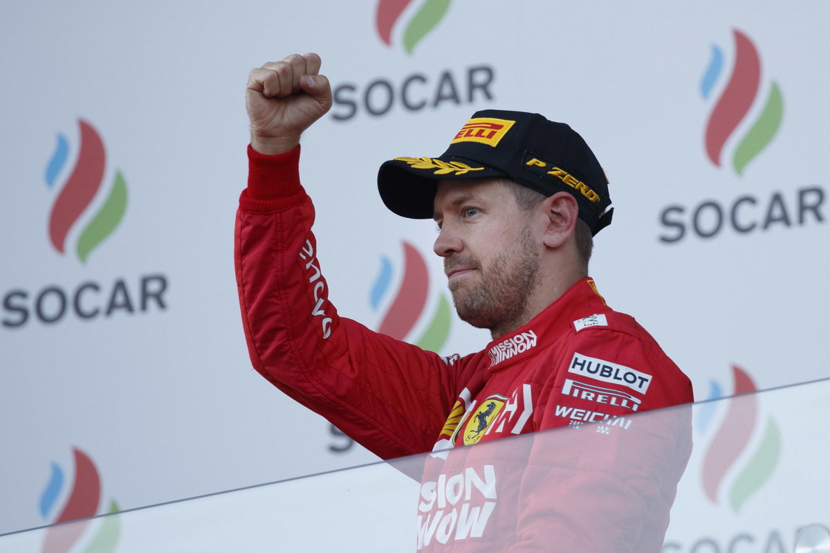 Czterokrotny mistrz świata Formuły 1 Niemiec Sebastian Vettel z zespołu Ferrari przyznał, że w tegorocznym sezonie nie jeździ najlepiej. "Mój samochód reaguje na torze nienaturalnie, to główny powód słabszych wyników" - ujawnił kierowca.