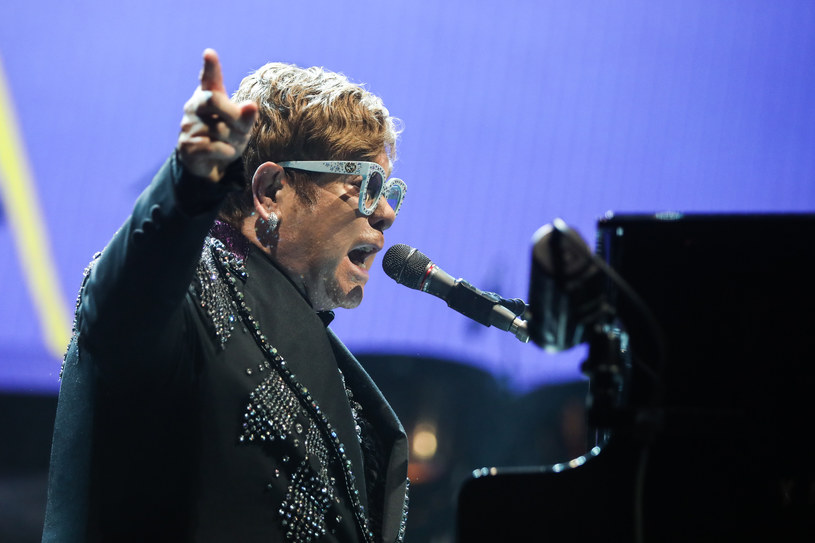 Jak streścić ponad 50-letnią karierę w trakcie jednego koncertu? Tak, jak robi to Elton John. Koncert w krakowskiej Tauron Arenie był doskonałym podsumowaniem jego artystycznego życia i pożegnaniem godnym króla.