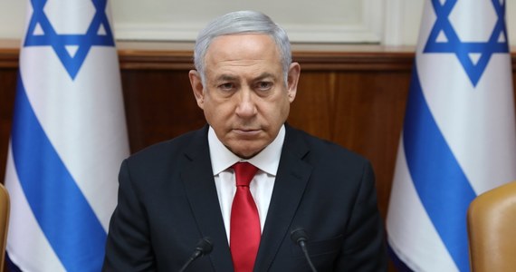 ​Premier Izraela Benjamin Netanjahu poinformował, że nakazał armii kontynuowanie "masowych ataków na terrorystów" w Strefie Gazy i polecił, aby siły wokół tego obszaru zostały wzmocnione przez czołgi, artylerię i piechotę.