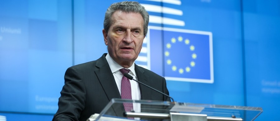 "Co prawda w kwestii praworządności mamy w Polsce problem, ale gospodarczo Polska jest lokomotywą" - powiedział w rozmowie z berlińskim dziennikiem "Tagesspiegel" unijny komisarz ds. budżetu Guenther Oettinger.  "Nie powinniśmy zapominać, że w całej Unii Europejskiej mamy znacznie mniej bezrobotnych niż chociażby pięć lat temu" - dodał.