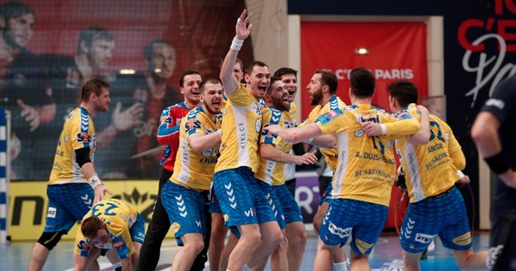 Piłkarze ręczni PGE VIVE Kielce awansowali do Final Four Ligi Mistrzów. Polski zespół w rewanżowym ćwierćfinałowym meczu tych rozgrywek przegrał na wyjeździe z francuskim Paris Saint-Germain 26:35 (11:18), ale obronił 10-bramkową zaliczkę z pierwszego spotkania.