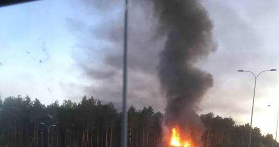 W poniedziałek rano, na trasie A1 na odcinku Grudziądz – Toruń w pobliżu węzła Nowe Marzy w woj. kujawsko-pomorskim, zapaliła się ciężarówka. Zdjęcie dostaliśmy na Gorącą Linię RMF FM. 