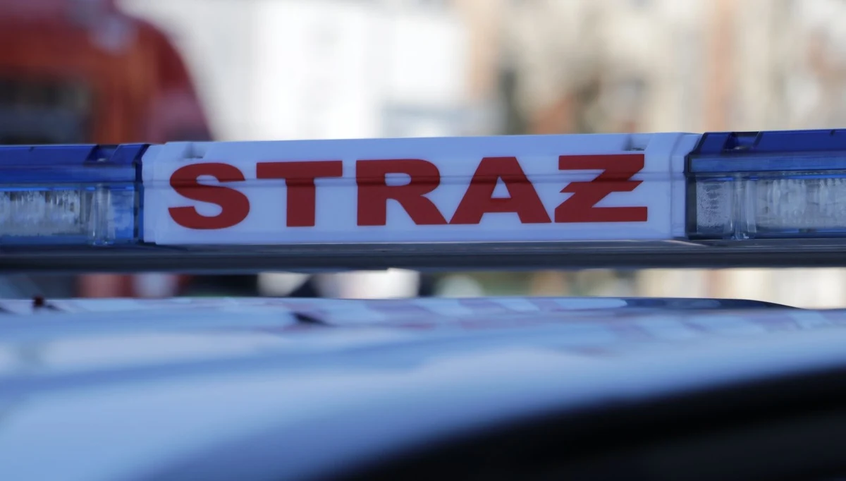 Wybuch w mieszkaniu przy Placu Wolności w Olecku. Policja zatrzymała w tej sprawie 26-latka, który może odpowiadać za spowodowanie zagrożenia życia i zdrowia wielu osób.